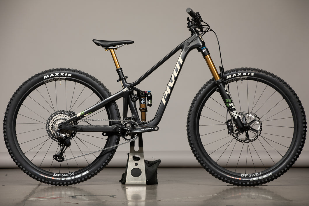 2024 Switchblade XS